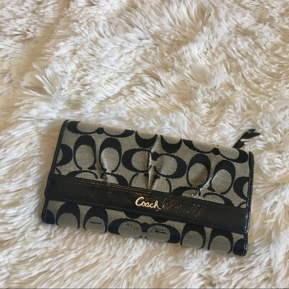 AUTHENTIC COACH WALLET